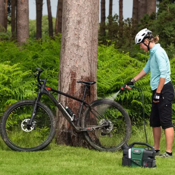 Akusurvepesur Bosch Fontus 18V-6 Bike Cleaner